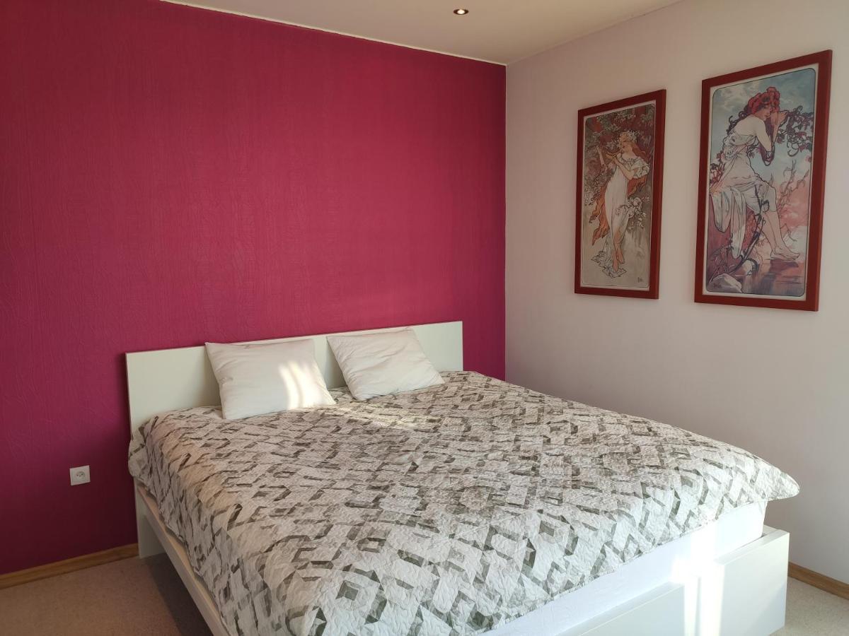 Spacious & Cozy Apartment With Forest View Zapyskis Εξωτερικό φωτογραφία